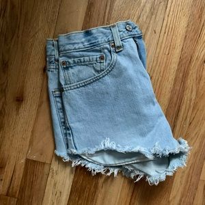 Vintage Levi’s Shorts light wash
